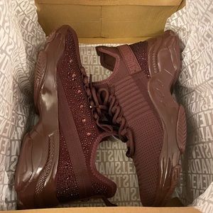 Steve Madden Burgundy sparkly sneaker womens  size 9